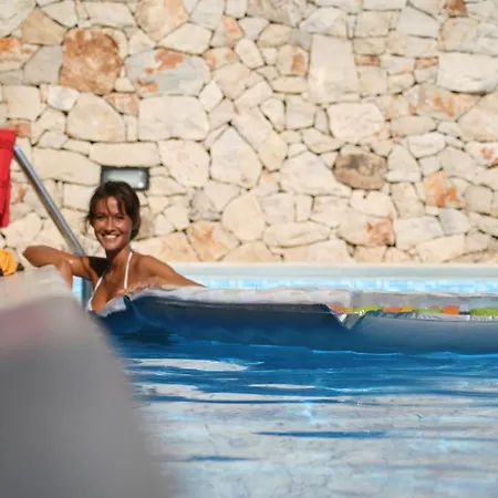 2 With Pool And Sea View