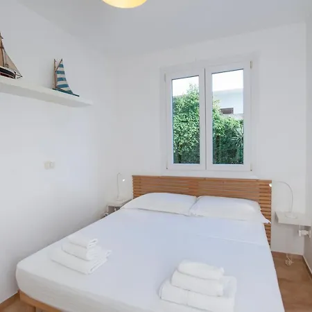 2 With Pool And Sea View * Santa Maria al Bagno