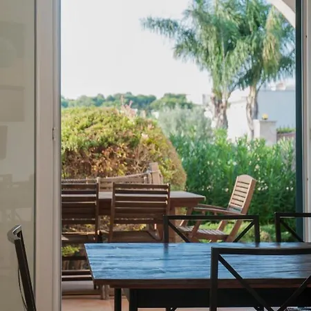 2 With Pool And Sea View Apartment