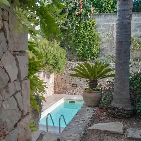 2 With Pool And Sea View Apartment